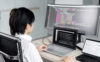 永州 ,php声明和调用变量的符号是什么？